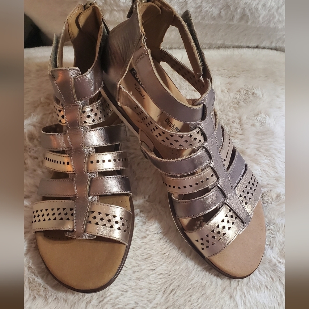 Clarks Women's Kele Lotus Gold Cushion Sole Gladiator Sandals. Sz 71/2 Like New - Picture 7 of 10